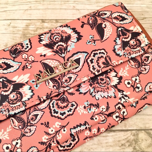 Nautica Wallet Zip Around - Pink Floral Design - Picture 2 of 6